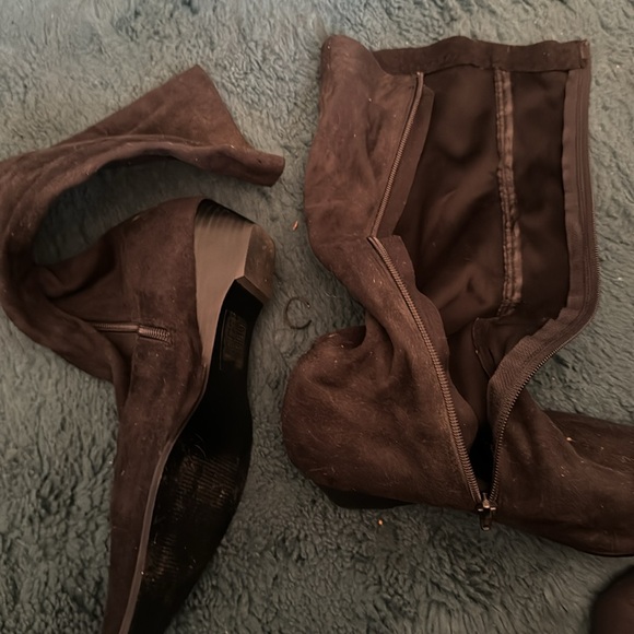 Black suede kitten heel booties - Picture 5 of 5